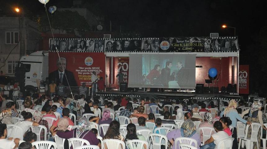 B&uuml;y&uuml;kşehir Sanat TIR&rsquo;ı Şehit Duran Mahallesi&rsquo;ndeydi