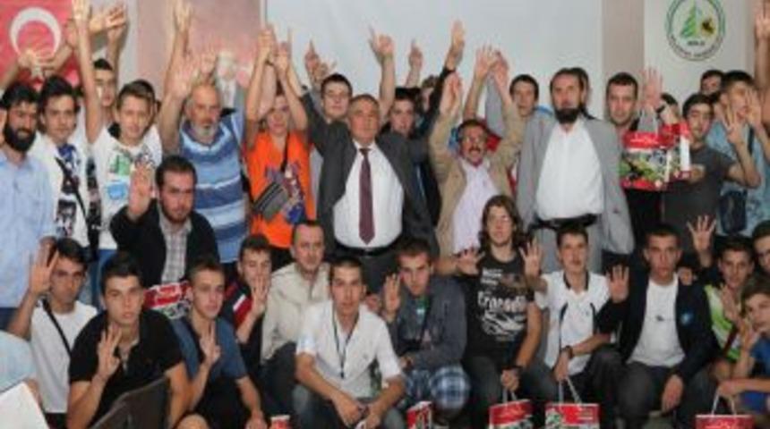 Balkan Gen&ccedil;leri Bolu'da Bir Araya Geldi, Rabia Selamı Verdi