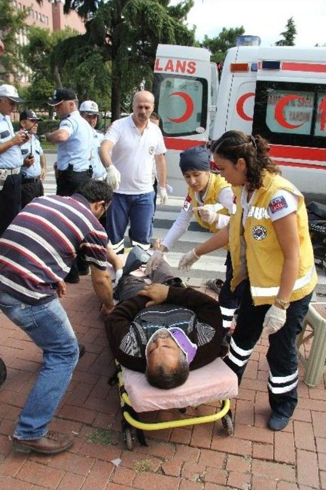 Elektrikli Motosiklet Yayaya &Ccedil;arptı: 1 Yaralı 1