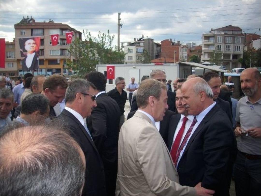 K&ouml;ylere Su Tankeri Ve &Ccedil;&ouml;p Konteynırı Dağıtıldı