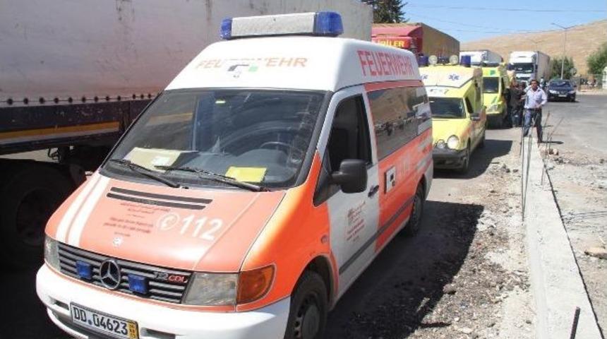 İsve&ccedil;&rsquo;ten Suriyeli Muhaliflere Ambulans Yardımı