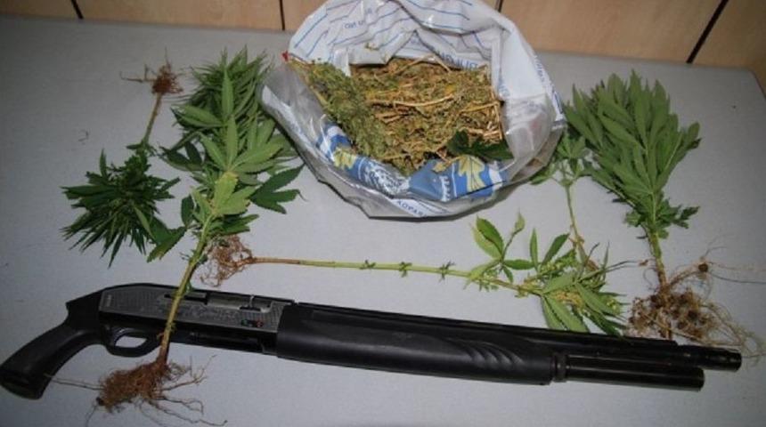 Kozan'da Tarihi Eser Ve Uyuşturucu Operasyonu