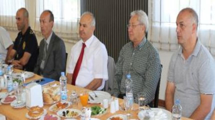 Emniyette Taraftar Dernekleri İle Toplantı