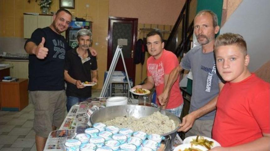 Av Etinden Hayır D&uuml;zenledi