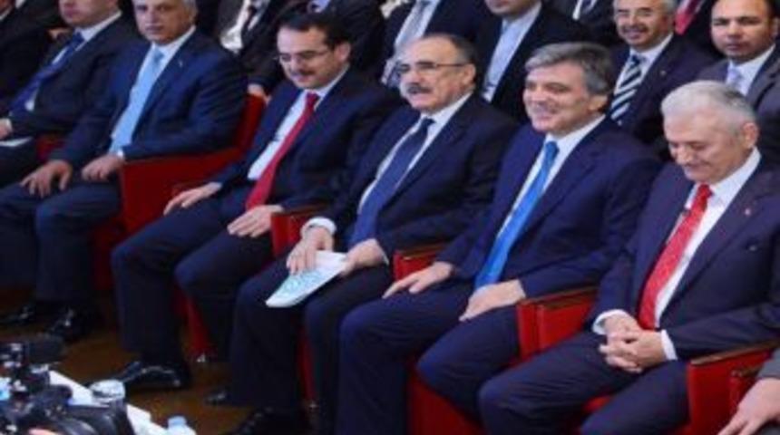 G&uuml;l'den Gazetecilere: Bu Kadar Flaşa G&ouml;z Dayanmaz