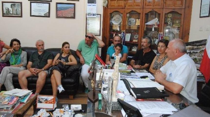 Ressamlar Birgi&rsquo;de Tarihi Evlerin Resmini &Ccedil;izdi