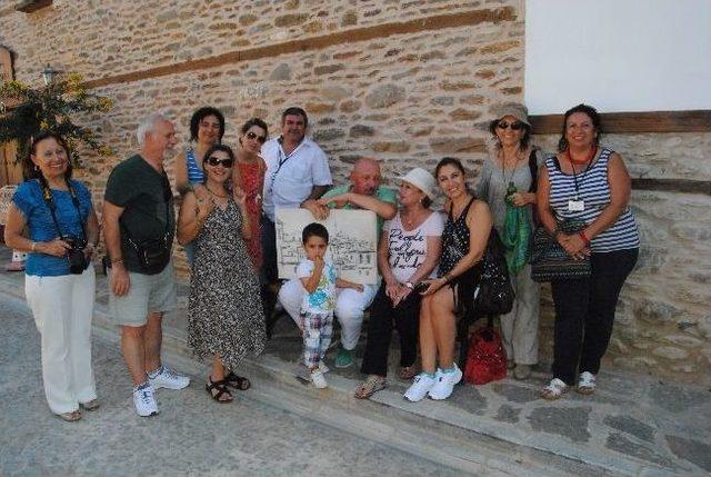 Ressamlar Birgi&rsquo;de Tarihi Evlerin Resmini &Ccedil;izdi 1