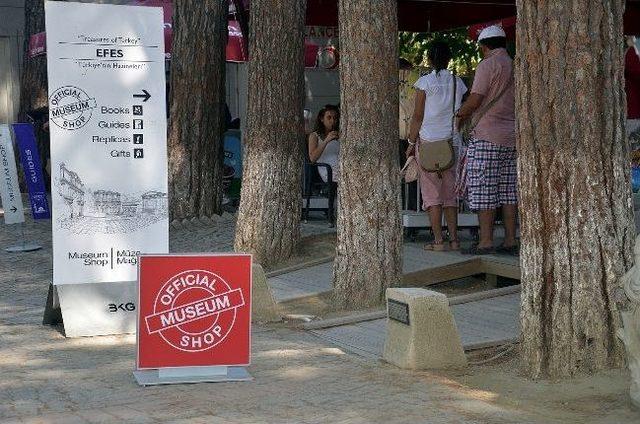 Efes Esnafından M&uuml;ze Mağazası Tabelalarına Tepki 1