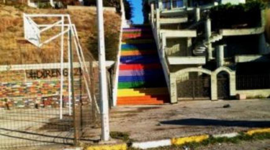 G&ouml;kkuşağı merdiven akımı Gelibolu'da