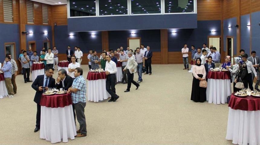 Eğitim G&ouml;n&uuml;ll&uuml;s&uuml; Avukatlara Plaket