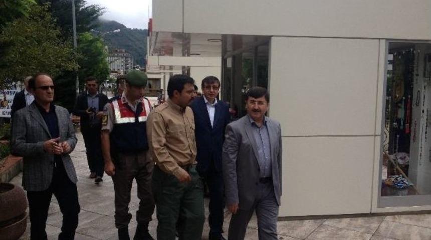 Vali &Ouml;z, Trabzon&rsquo;daki Tarihi Mekanları İnceliyor