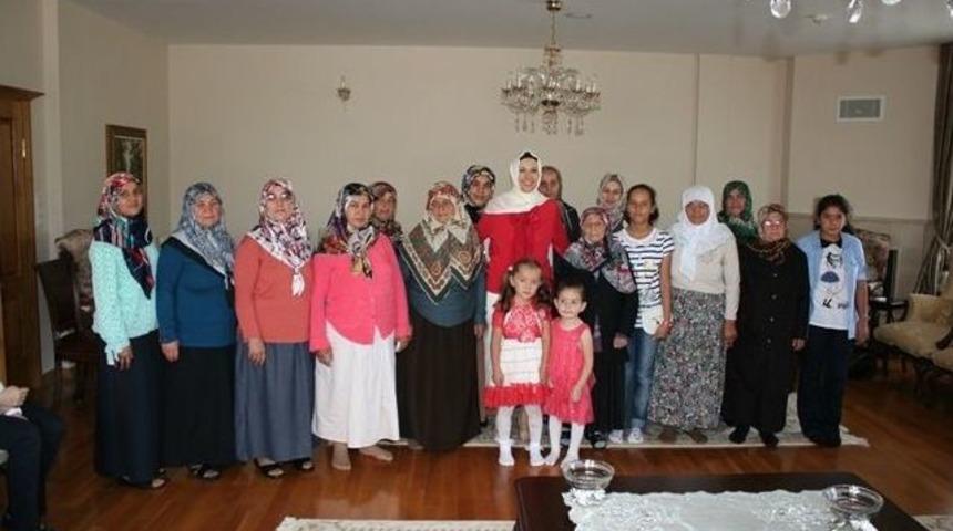 Vali Ali İhsan Su Ve Eşi Zeliha Su Şehit Ailelerini Valilik Konağında Ağırladı