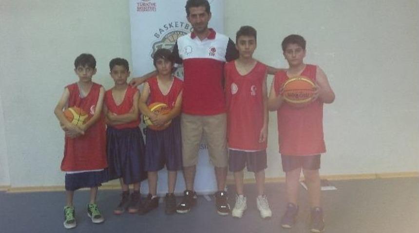 Geleceğin Dev Adamları Abd Destekli Kampa Katıldılar