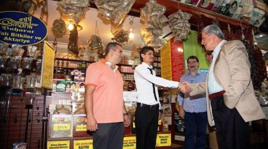 Başkan Karaosmanoğlu, Esnafla Kahvaltıda Buluştu