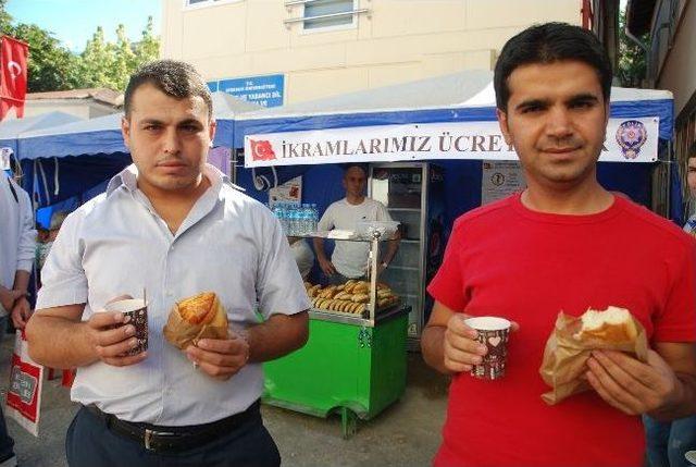 Giresun da Polisten &Ouml;ğrencilere Anlamlı Destek 3