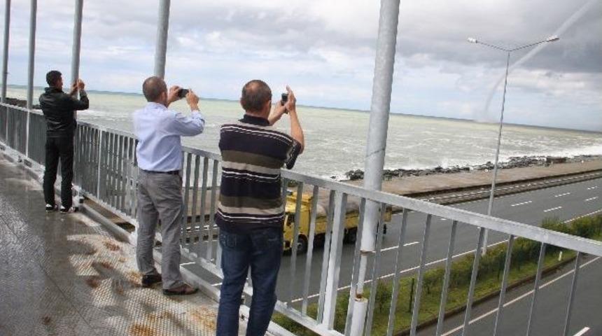 Rize&rsquo;de Denizde Hortum &Ccedil;ıktı