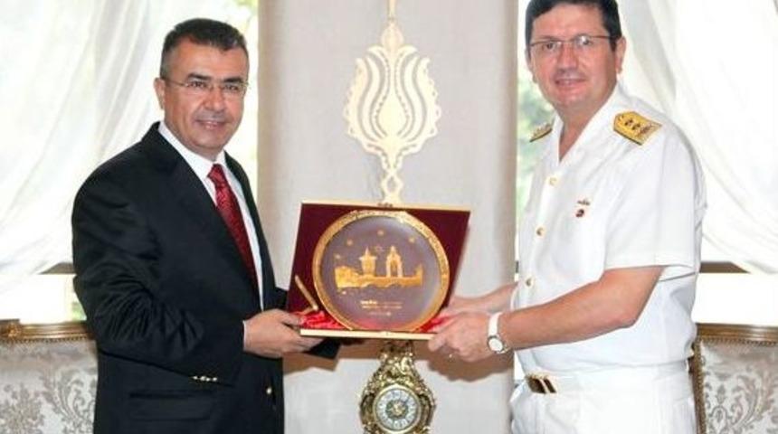 Sahil G&uuml;venlik Komutanı T&uuml;mamiral &Ouml;zbal, Hatay'da