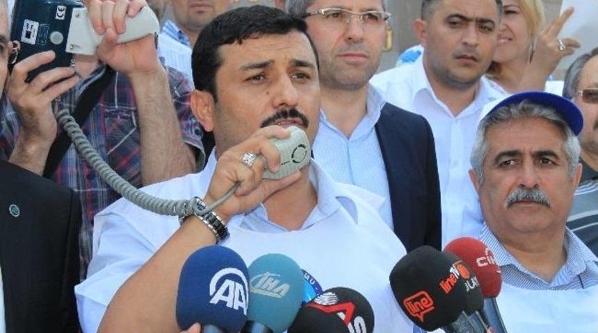 Milli Eğitim M&uuml;d&uuml;rl&uuml;ğ&uuml; &Ouml;n&uuml;nde Koltuk Yaktılar