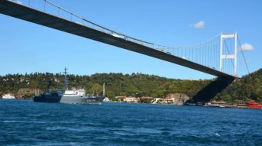 Rus Istihbarat Gemisi İstanbul Boğazı'ndan Ge&ccedil;iyor