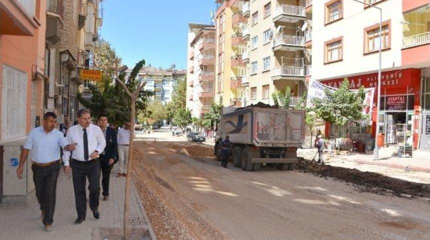 Başkan &Ccedil;akır, Asflatlanan Caddedeki Esnafı Ziyaret Etti