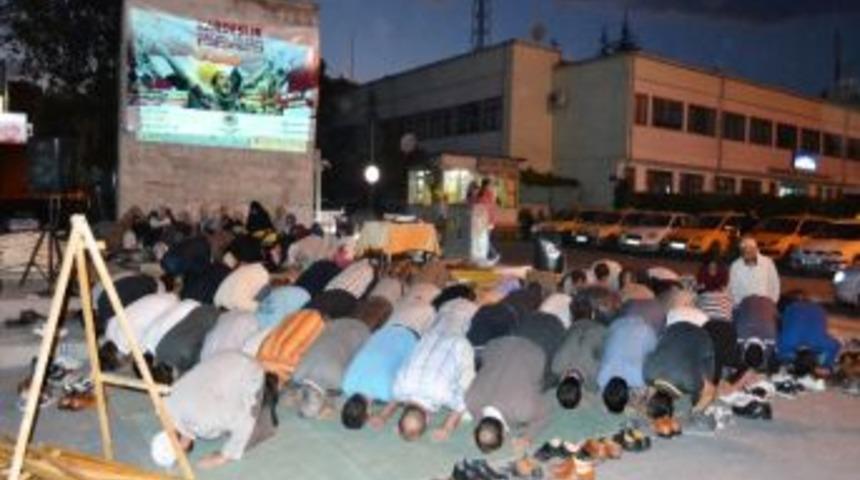 Niğde&rsquo;de Mısır Ve Suriye'deki Katliama Tepki G&ouml;sterisi D&uuml;zenlendi