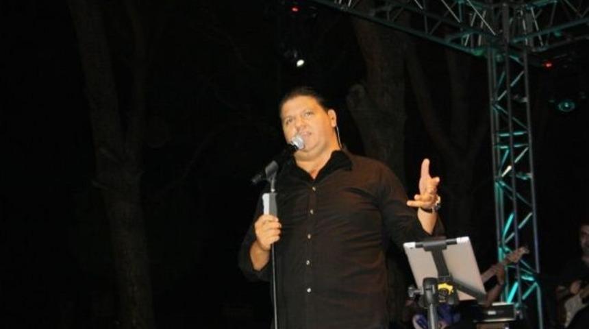 Ayvalık&rsquo;ta Kubat Fırtınası Esti