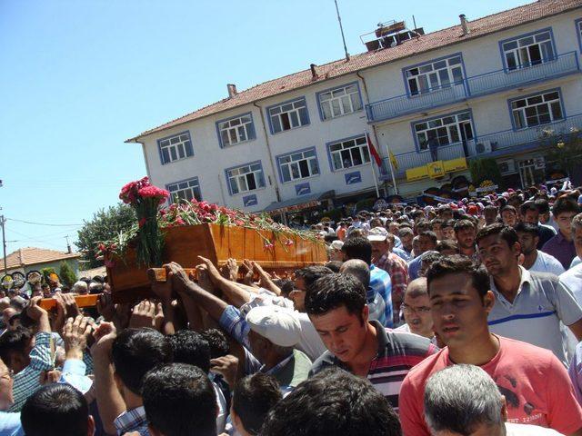 Aynı Koltukta Vefat Eden Dördüncü Başkan Toprağa Verildi