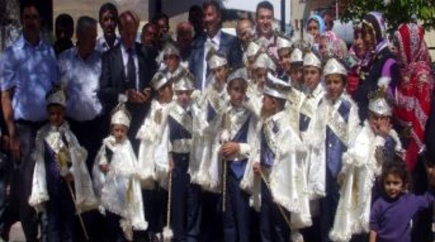 Arapgir&rsquo;de 18 &Ccedil;ocuk S&uuml;nnet Ettirildi