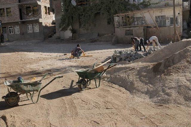 Çelikhan Belediyesinden Kilitli Parke Taşı Çalışması 1