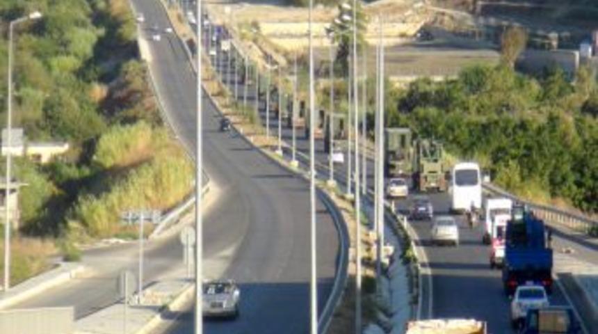 Hatay'a Askeri Sevkiyat S&uuml;r&uuml;yor