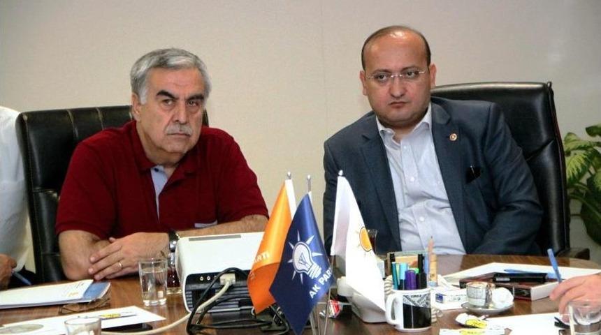 Başbakan Erdoğan'ın Siyasi Başdanışmanı Akdoğan, İzmir'de