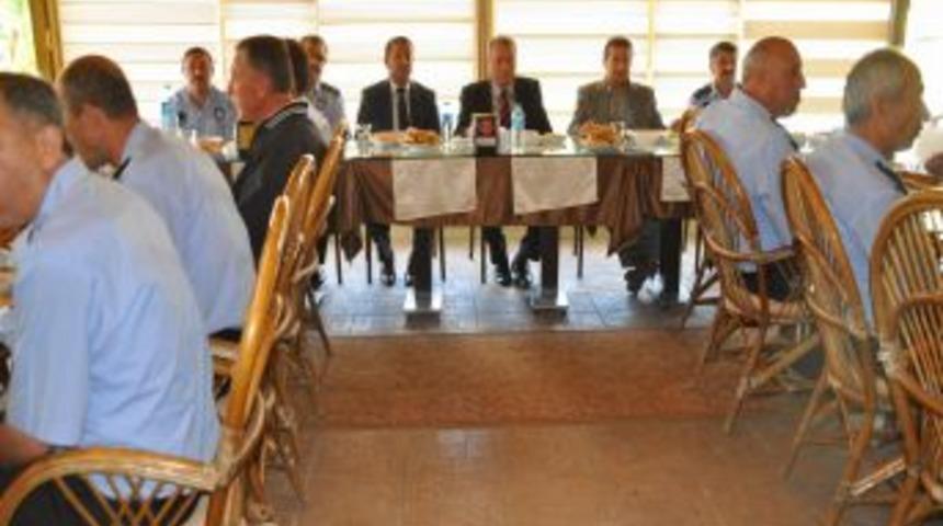 Belediye Başkanvekili Zabıta Personeline Yemek Verdi