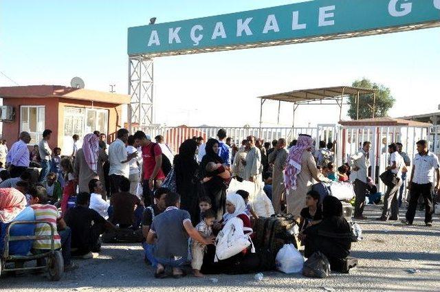 Akçakale Ve Tellabyat Sınır Kapısında Mülteci Yoğunluğu