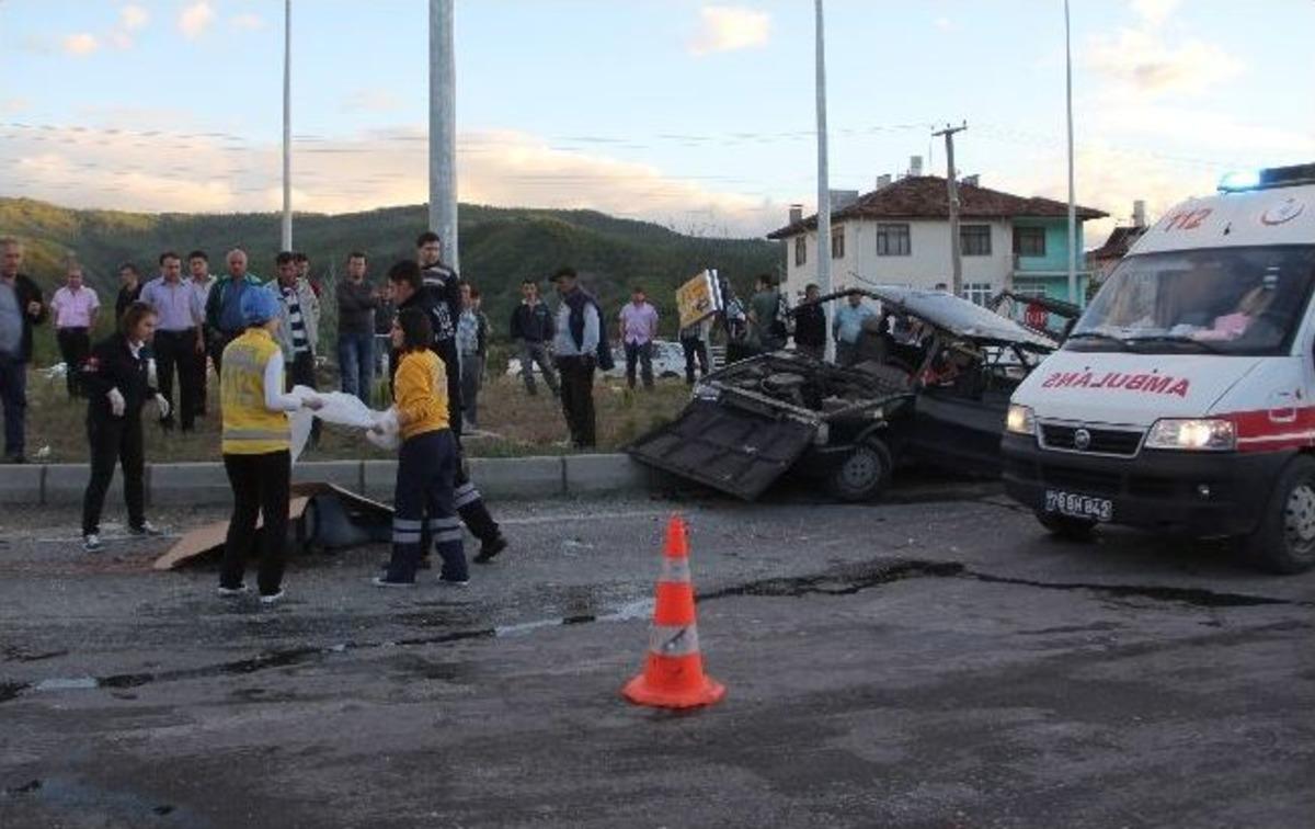 Karab&uuml;k&rsquo;te trafik kazası: 1 &ouml;l&uuml;, 2 yaralı