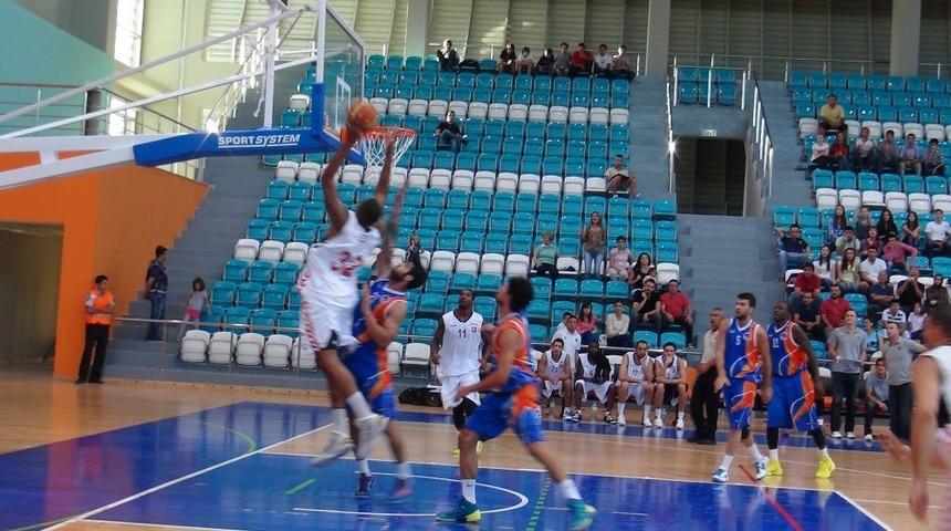 Uşak Sportif, Mersin BŞB'yi Farklı Skor Ile Yendi