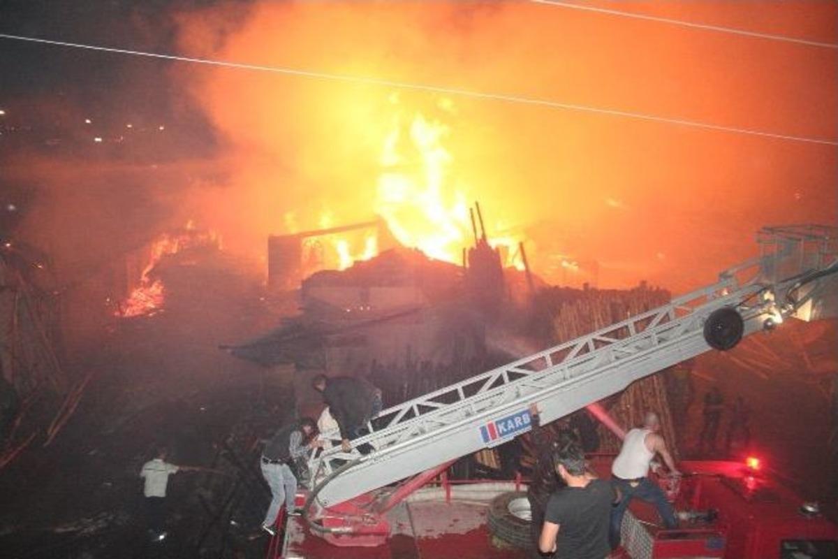 Erzincan&rsquo;da korkutan yangın