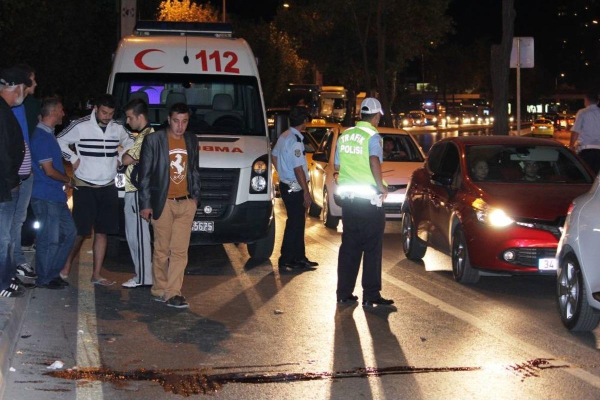 Hafriyat kamyonu ambulans şof&ouml;r&uuml;n&uuml; ezdi