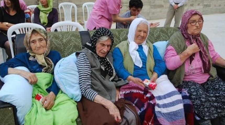 Giresun Kızılay Şubesi Yaşlı Ve Engellilere Y&ouml;nelik Etkinlik D&uuml;zenledi