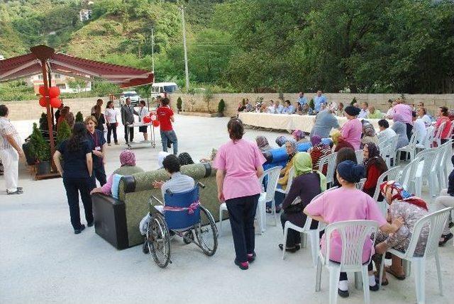 Giresun Kızılay Şubesi Yaşlı Ve Engellilere Yönelik Etkinlik Düzenledi