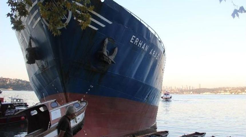 Kuru Y&uuml;k Gemisi Boğazda Karaya Oturdu