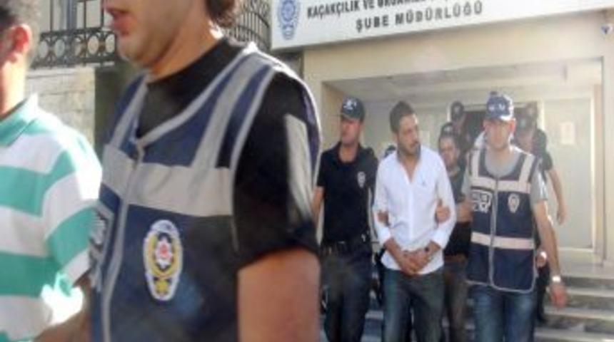 Turistleri Sahte Dolarla Dolandıran &Ccedil;ete &Ccedil;&ouml;kertildi