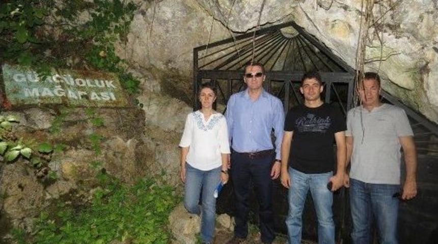 Kaymakam Yıldız G&uuml;rc&uuml;oluk Mağarasında İncelemelerde Bulundu