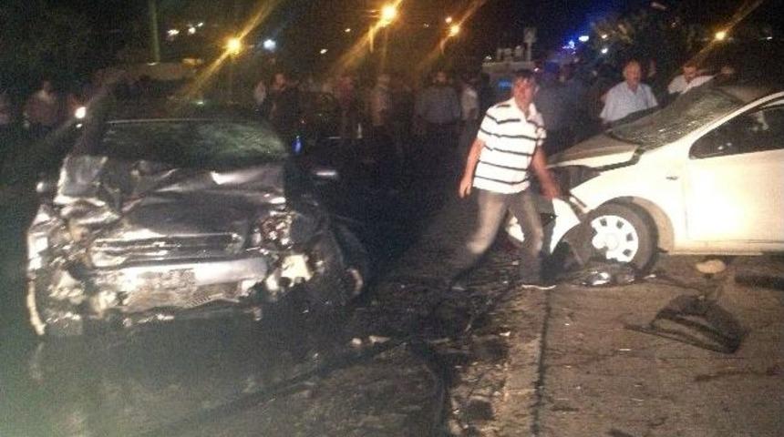 Silvan'da trafik kazası: 2 &ouml;l&uuml;, 3 yaralı