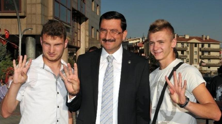 T&uuml;rkiye-balkan Gen&ccedil;lik Kampı &Ouml;ğrencilerinden Ziyaret