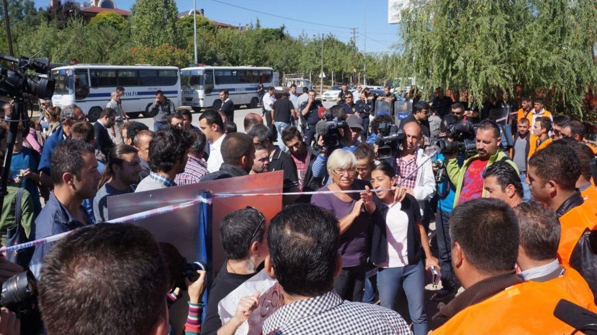 Yol &Ccedil;alışmasının Yapıldığı ODT&Uuml;'de Polis M&uuml;dahalesi