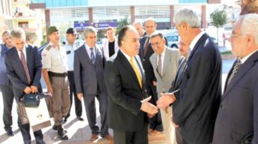 D&ouml;şemealtı'nın Yeni Kaymakamı G&ouml;revine Başladı