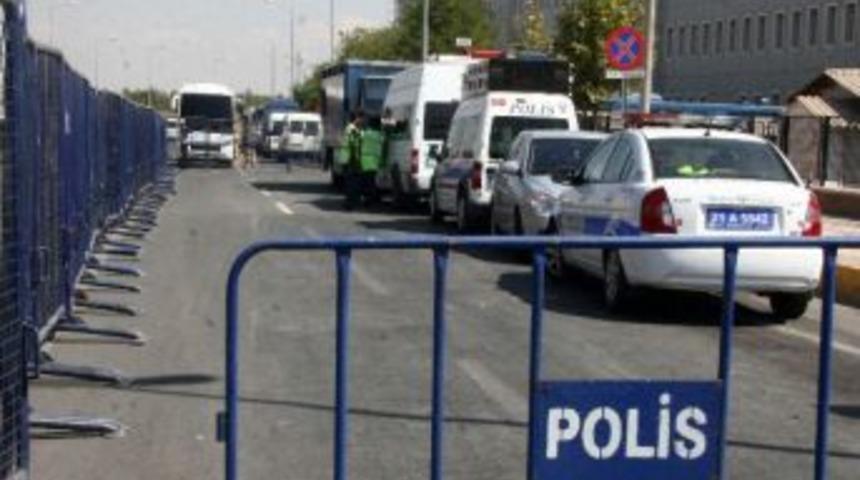 Bing&ouml;l'de Bombayla Yakalanan Zanlılar Diyarbakır Adliyesi'nde