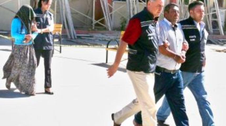 Akademisyenin 62 Bin TL&rsquo;sini &Ccedil;alan 4 Kişilik Aile Yakalandı