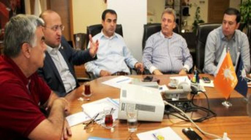 Milletvekili Akdoğan AK Parti İzmir İl Başkanlığı'nı Ziyaret Etti