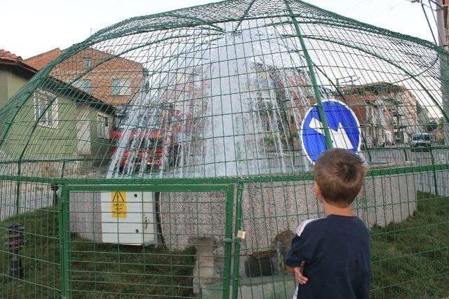 Edirne'deki Süs Havuzlarına Demir Parmaklıklı Önlem